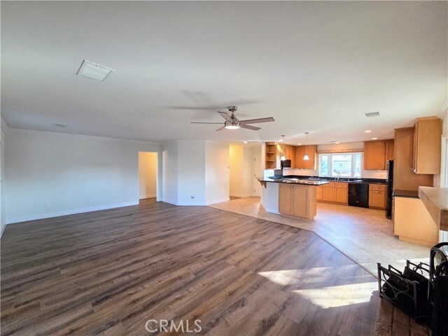 Photo - 6603 Michelson St