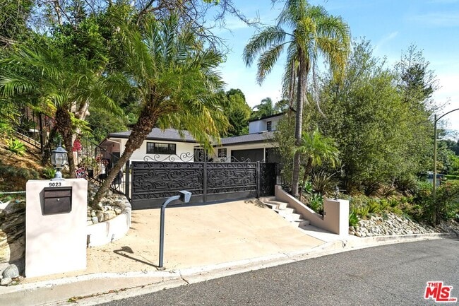 Photo - 9023 Alto Cedro Dr