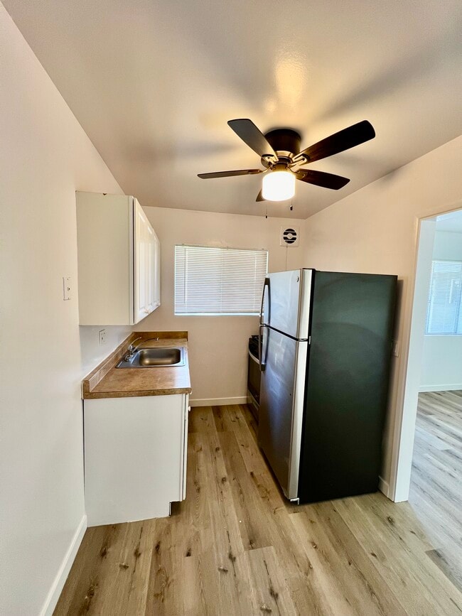 Photo - Del Pacifico Apartments