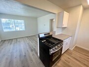Photo - Upgraded 1 Bed / 1 Bath Upstairs House Unit in L...