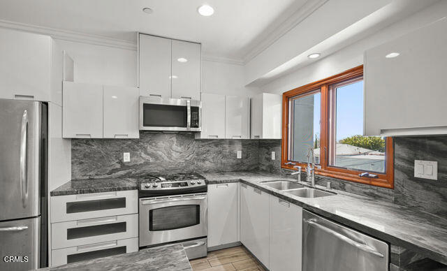 Building Photo - 1663 Selby Ave Unit 3