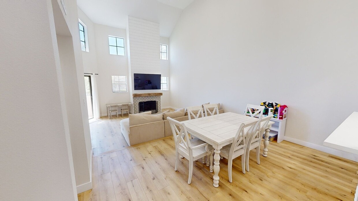 3D Tour - 416 Shoreview Dr Townhome