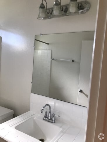 Building Photo - 8030 Owensmouth Ave Unit 9 Rental