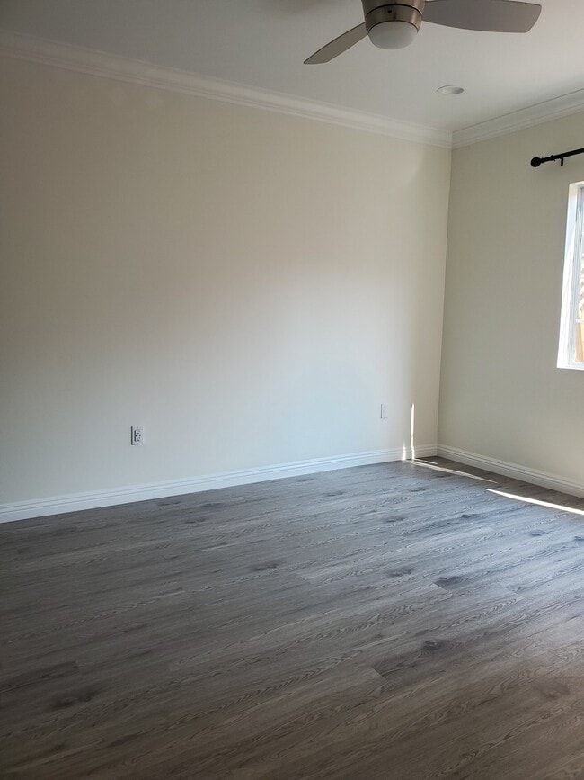 Photo - 5306 Romaine St Unit 5306