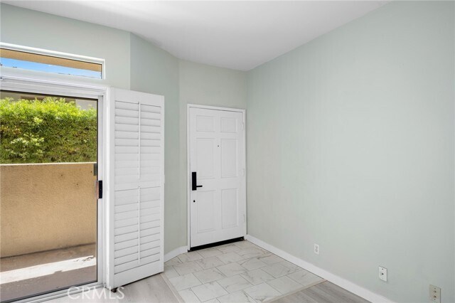 Photo - 13801 Oxnard St Condo Unit 101