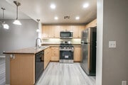 1BR, 1BA - 762SF - Kitchen - Metro 102 Apartments