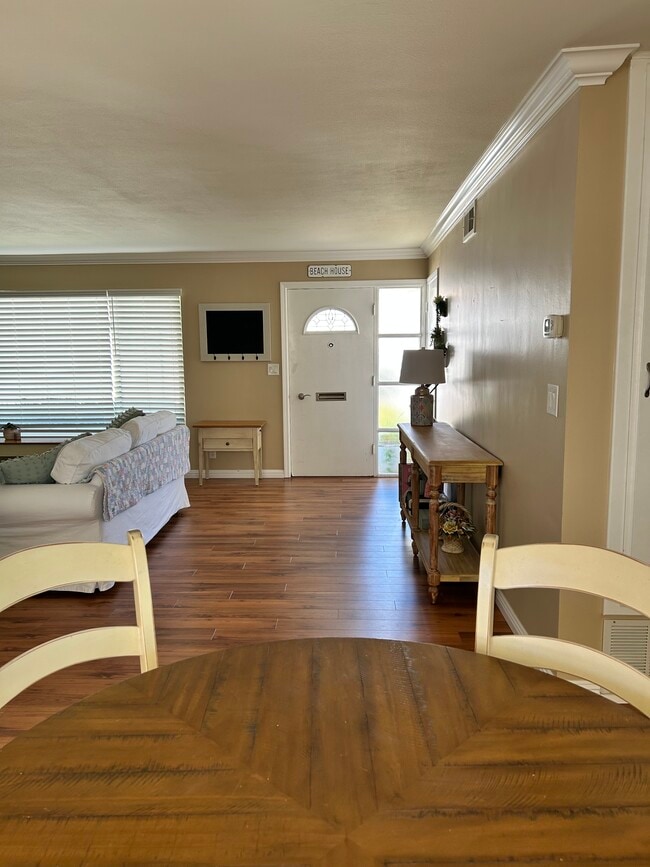 Front Entry - 131 Monte Vista Unit 131 Monte Vista