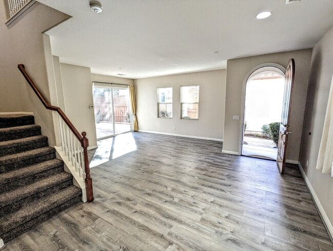 Building Photo - 1406 Mosaic Glen