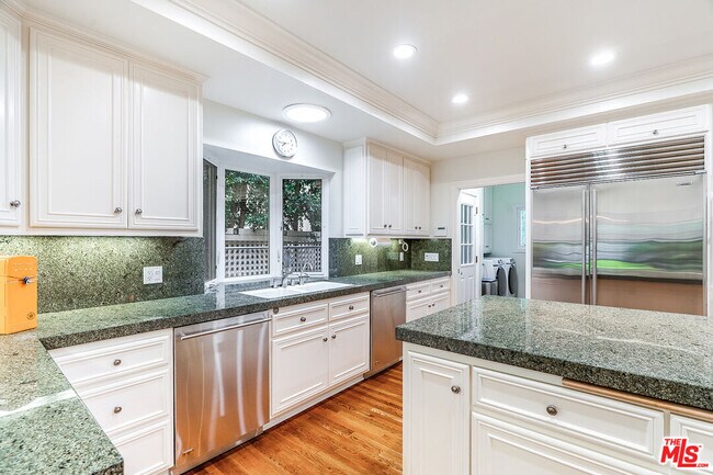 Photo - 721 N Linden Dr