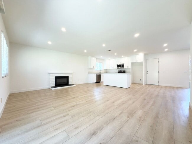 Photo - Remodeled Single Level in Cul-de-Sac!