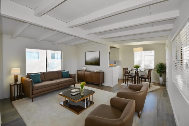 Photo - 6125 Whitsett Ave Unit 07