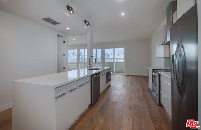 Photo - 12320 Montana Ave Unit 303