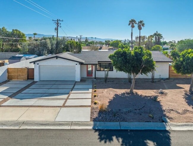 Building Photo - 2600 N Chuperosa Rd