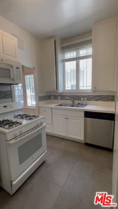 Photo - 726 S Dunsmuir Ave
