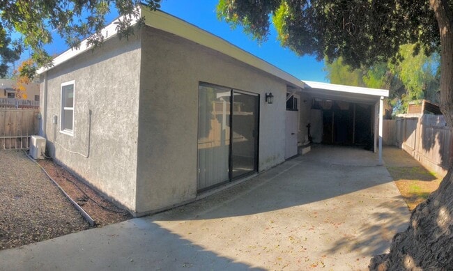 Building Photo - 7376 Central Ave Unit B