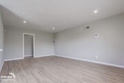 Photo - Remodeled 2Bdm 1Ba Duplex in the Heart of ... House