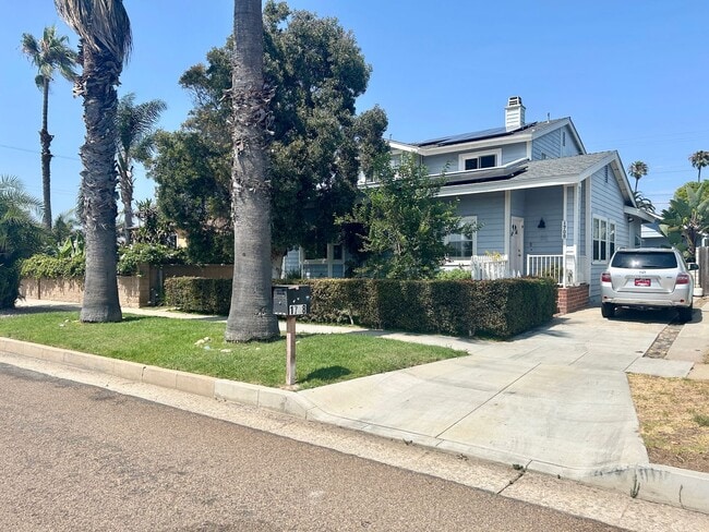 Photo - 1708 Broadway St