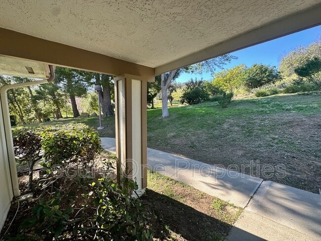 Photo - 10020 Larwin Ave