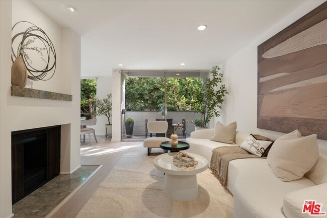 Photo - 429 N Oakhurst Dr Unit 203