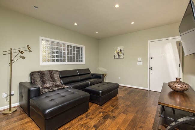 Photo - 3572 Fourth Avenue, unit b