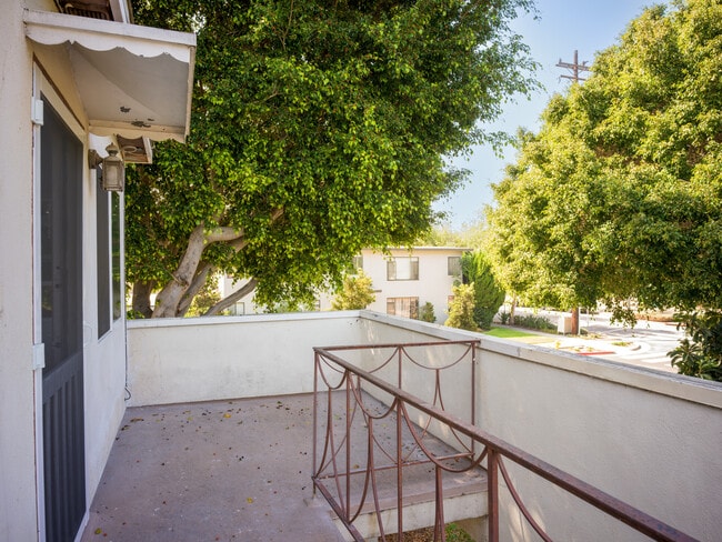 Building Photo - 2900 Exposition Blvd Unit B Rental