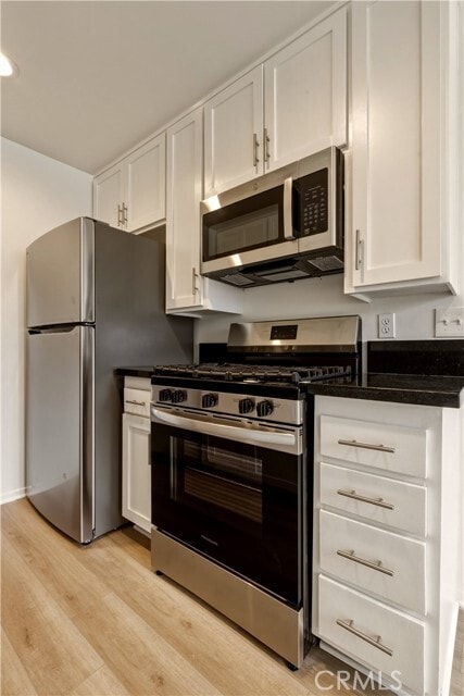 Building Photo - 6140 Whitsett Ave Unit 6