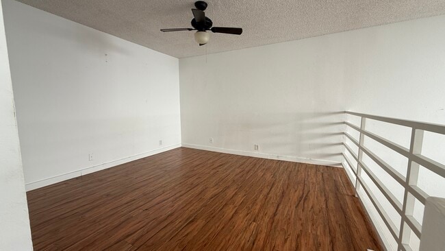 Photo - 7044 Hawthorn Ave Unit 303