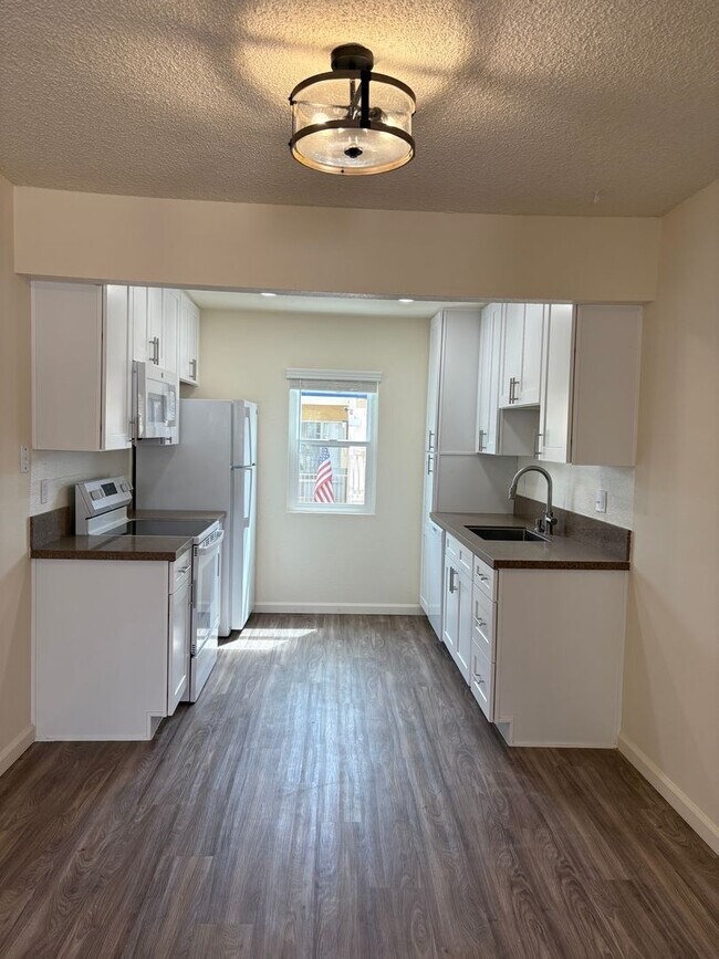 Photo - *OPEN HOUSE: 10/25 11:30AM-12:30PM* 2BR in... Unit 4122-D
