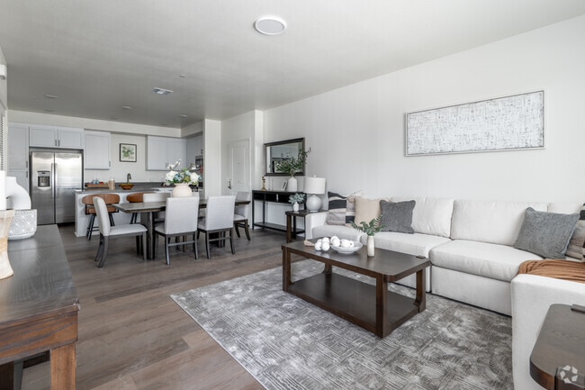 2BR, 2BA - 1,144SF - Living Room - Gallery Park