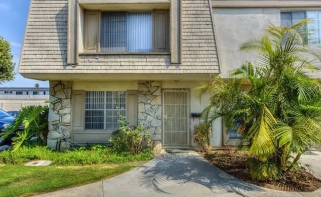 Photo - Paradise Manor Condo for lease Unit A