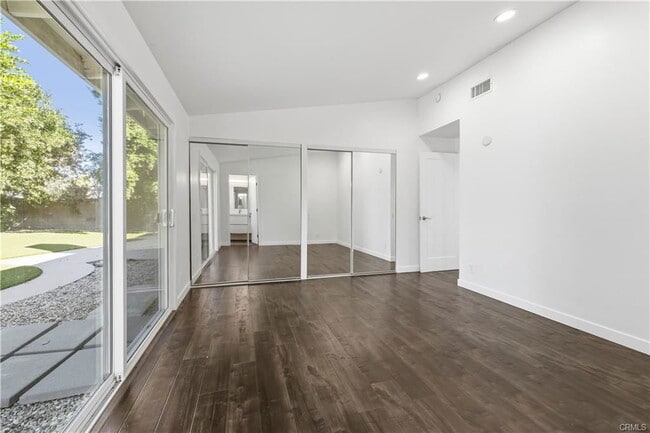 Photo - 22305 Schoolcraft St