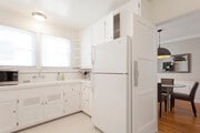 Kitchen - 1286 Devon Ave Apartments