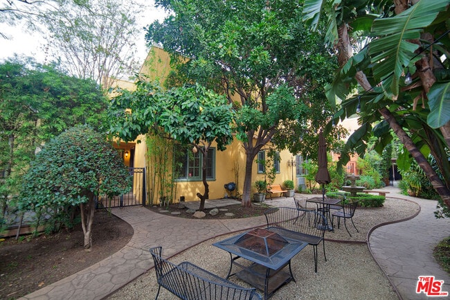 Photo - 2046-2046 Highland Ave