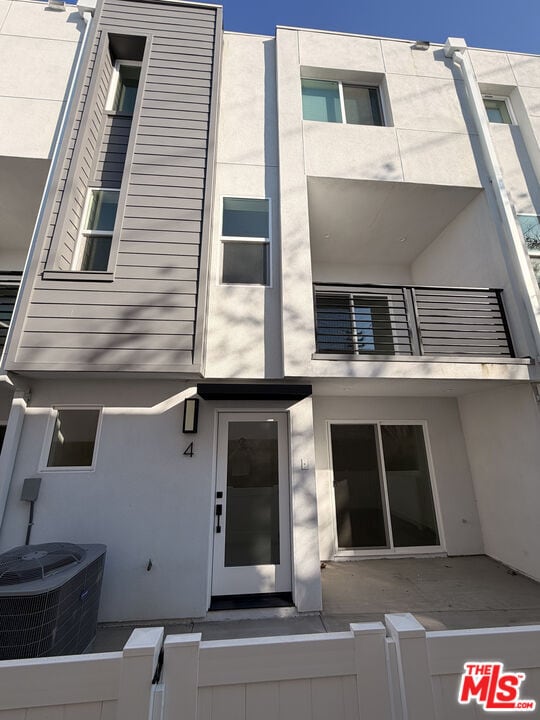 Photo - 121 E 223rd St Unit 4