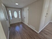 Photo - 3+2 Single Family Home in Thousand Oaks - ...