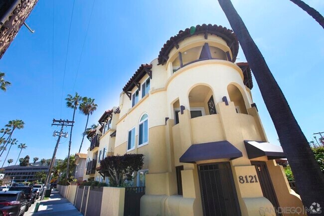 Building Photo - 8121 Camino del Sol Unit 301 Rental