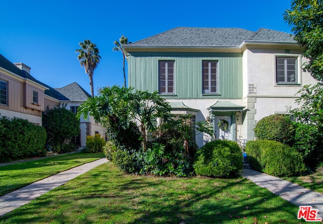 Building Photo - 1215 S Alfred St