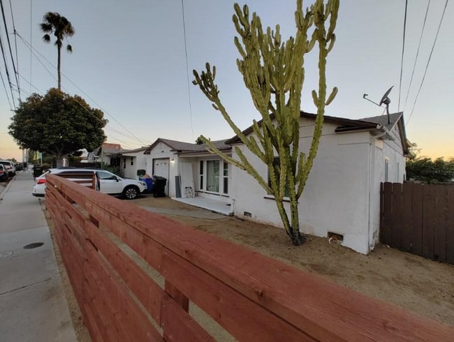 Photo - 4848 70th St