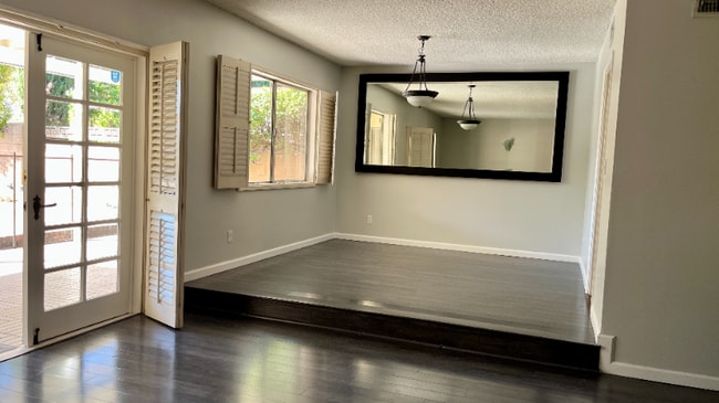 Photo - 20222 Valerio St