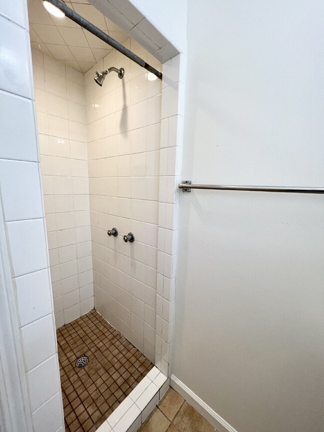 Photo - Come home to a cozy cottage on the coast! If you've been looking to make a move to the beach, now... Unit 6