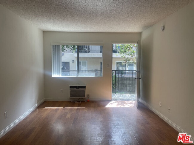 Photo - 1247 N Virgil Ave