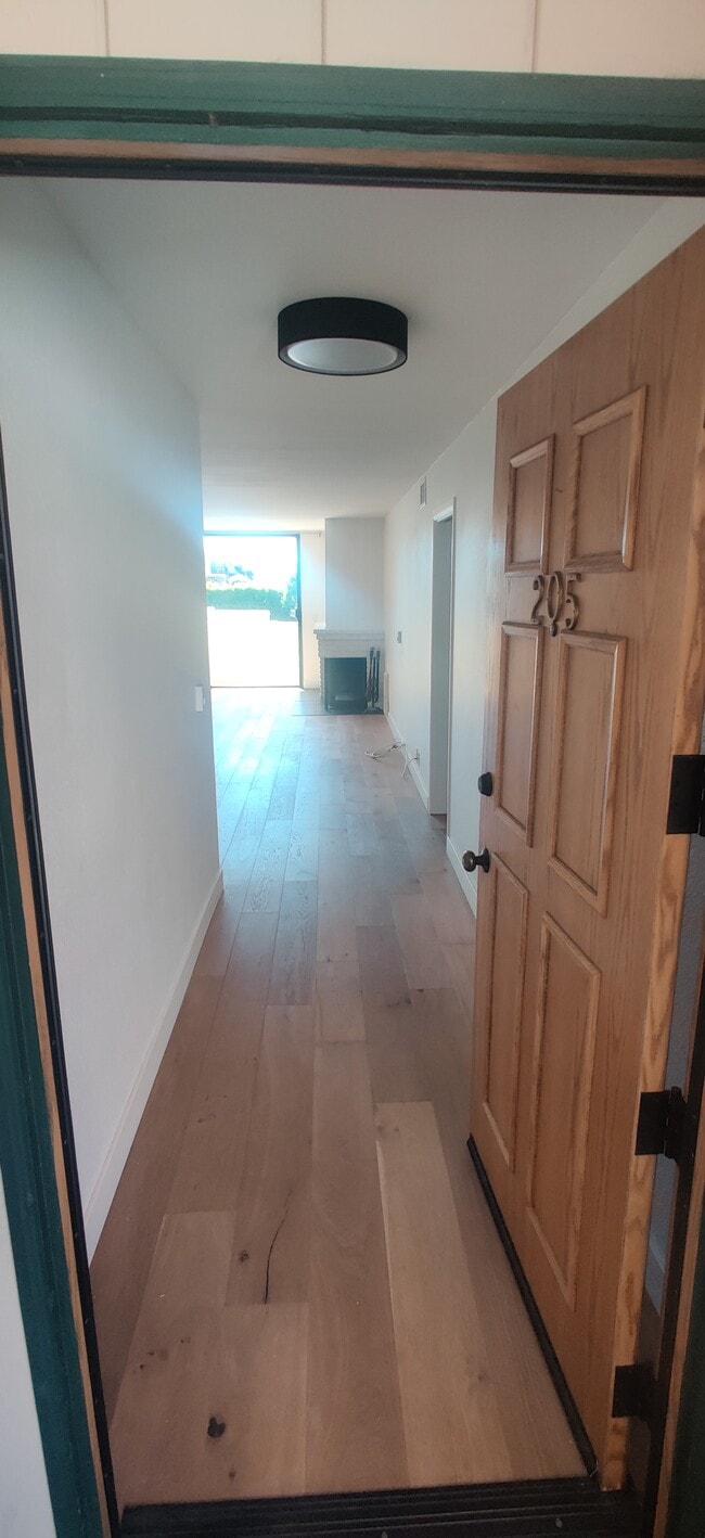 Building Photo - 745 Main St Unit #205