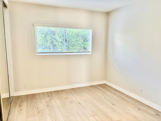 Photo - 808-812 Westmount Dr Unit 812-16