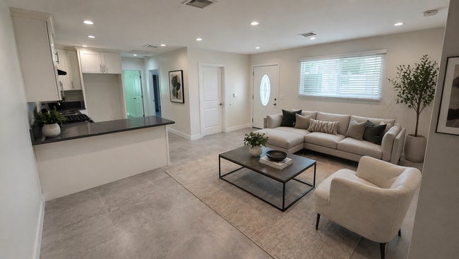 Building Photo - 6724 Simpson Ave