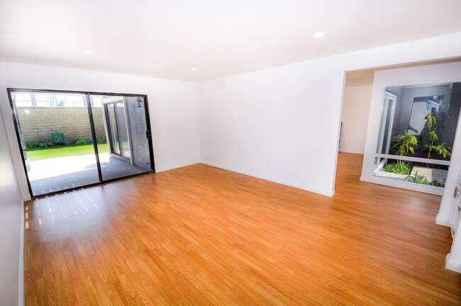 Photo - Coronado Cays 4 bd/2.5 ba home in Bahama Village