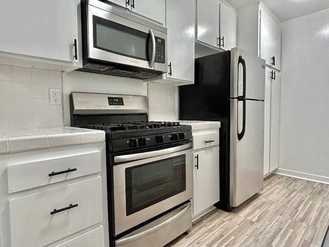 Photo - 2038 S Bentley Ave Unit 101