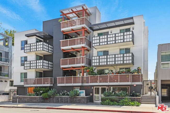Building Photo - 1831 Sawtelle Blvd Unit 305 Rental