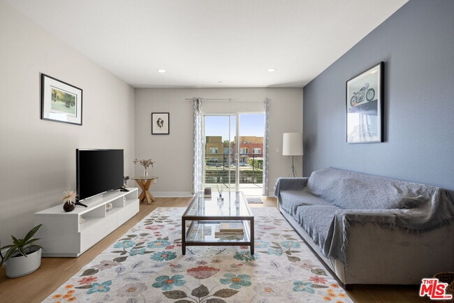 Building Photo - 13337 Beach Ave Unit 406