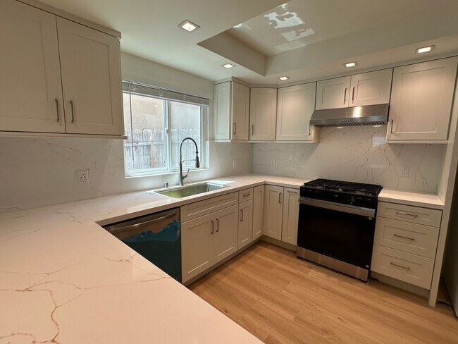 Photo - 2318 Geranium St