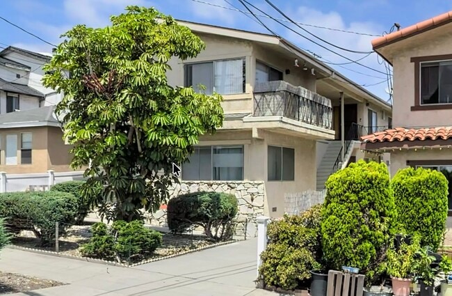 Photo - 1272 W 22nd St Unit 2
